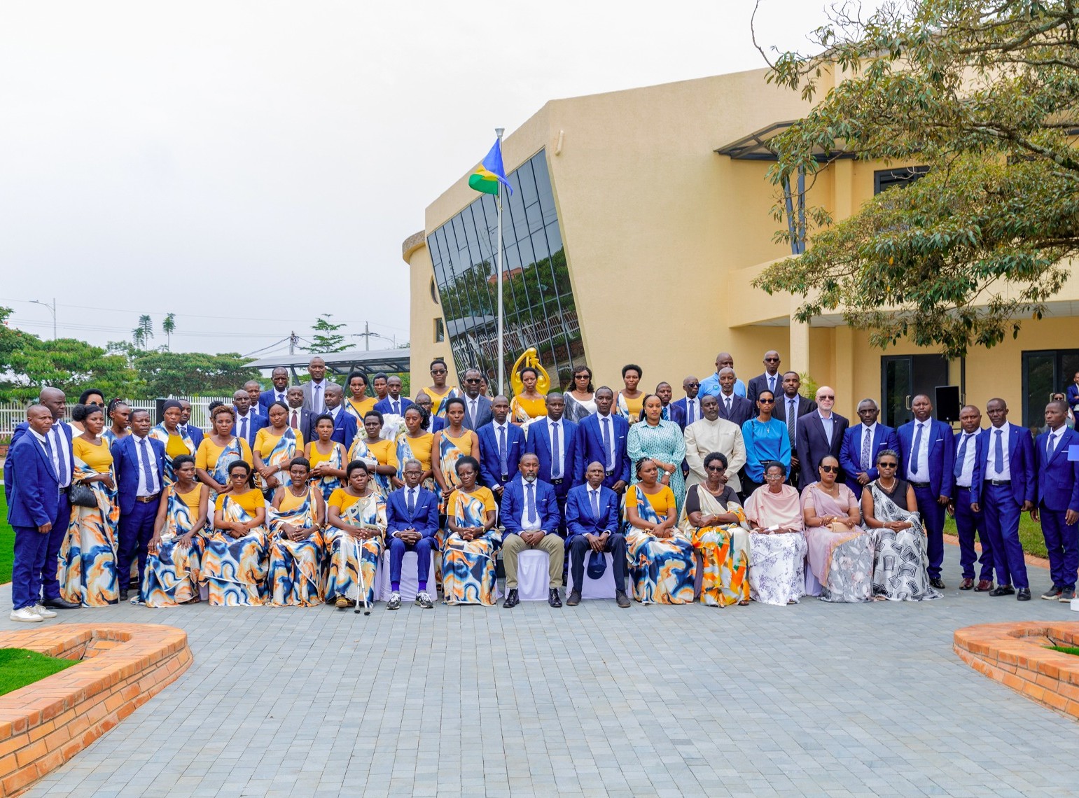 NYAKUBAHWA PEREZIDA WA REPUBULIKA Y’U RWANDA PAUL KAGAME YAYOBOYE ...